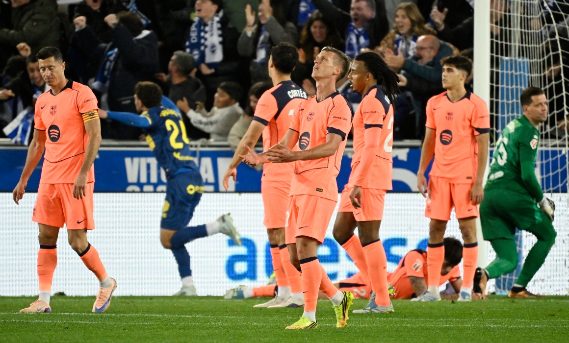 Thực trạng mùa giải trước khi Barca vỡ mộng 100 điểm